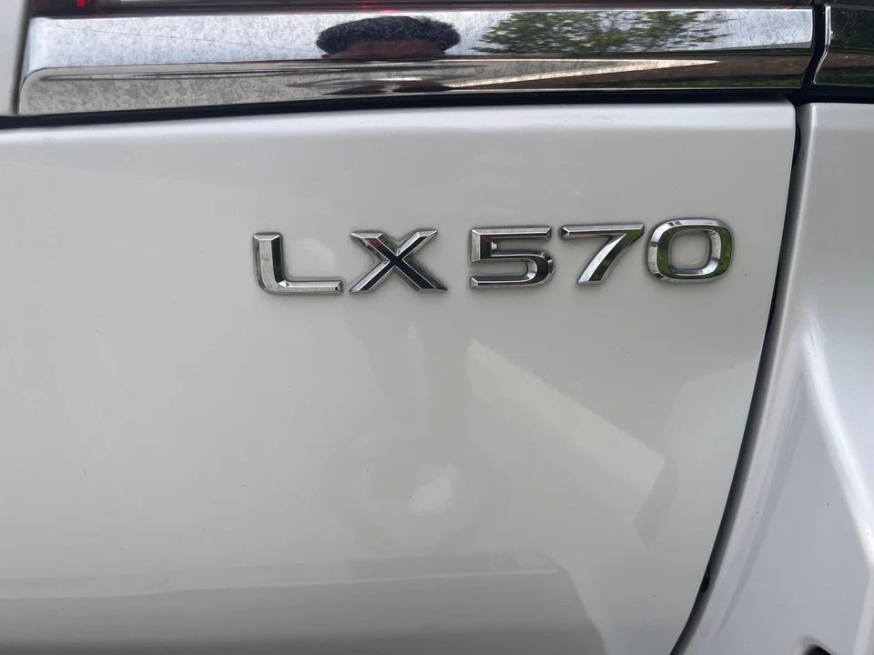 2015 Lexus LX 3rd Gen - Image 25 of 31