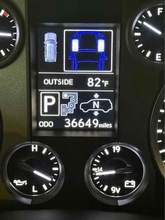2015 Lexus LX 3rd Gen - Image 4 of 9
