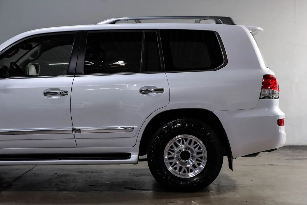 2015 Lexus LX 3rd Gen - Image 18 of 21