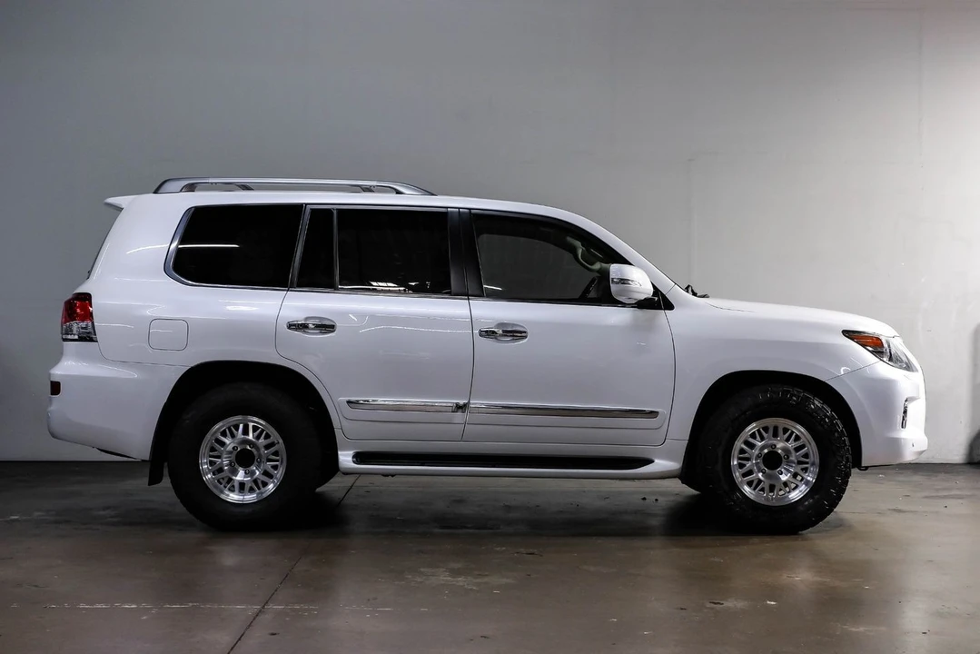 2015 Lexus LX 3rd Gen - Image 10 of 12