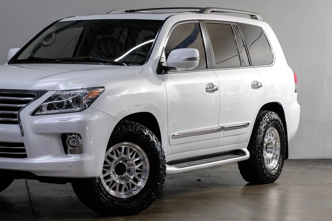 2015 Lexus LX 3rd Gen - Image 9 of 12