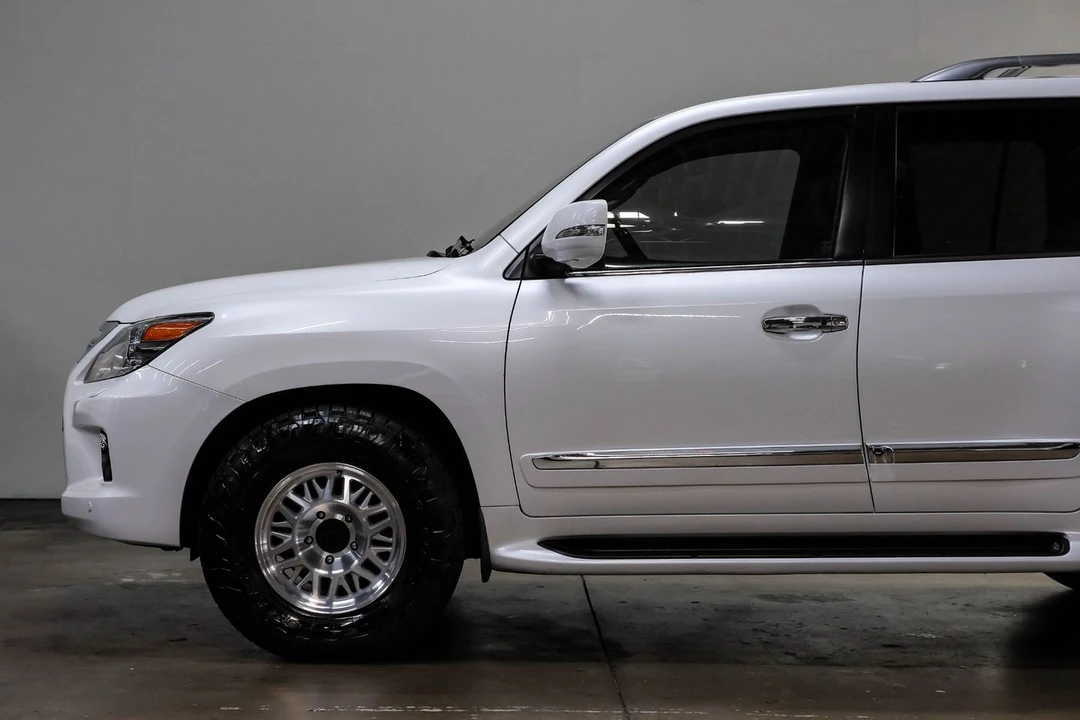 2015 Lexus LX 3rd Gen - Image 17 of 21