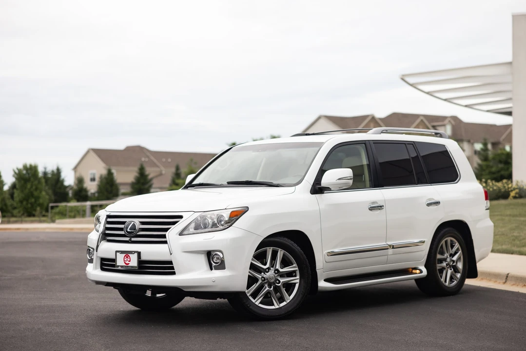 2015 Lexus LX 3rd Gen - Image 8 of 31