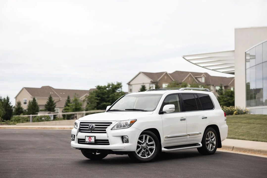 2015 Lexus LX 3rd Gen - Image 6 of 31