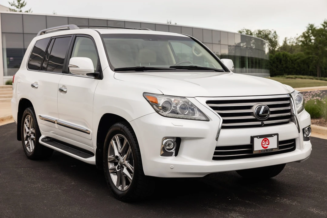2015 Lexus LX 3rd Gen - Image 23 of 31