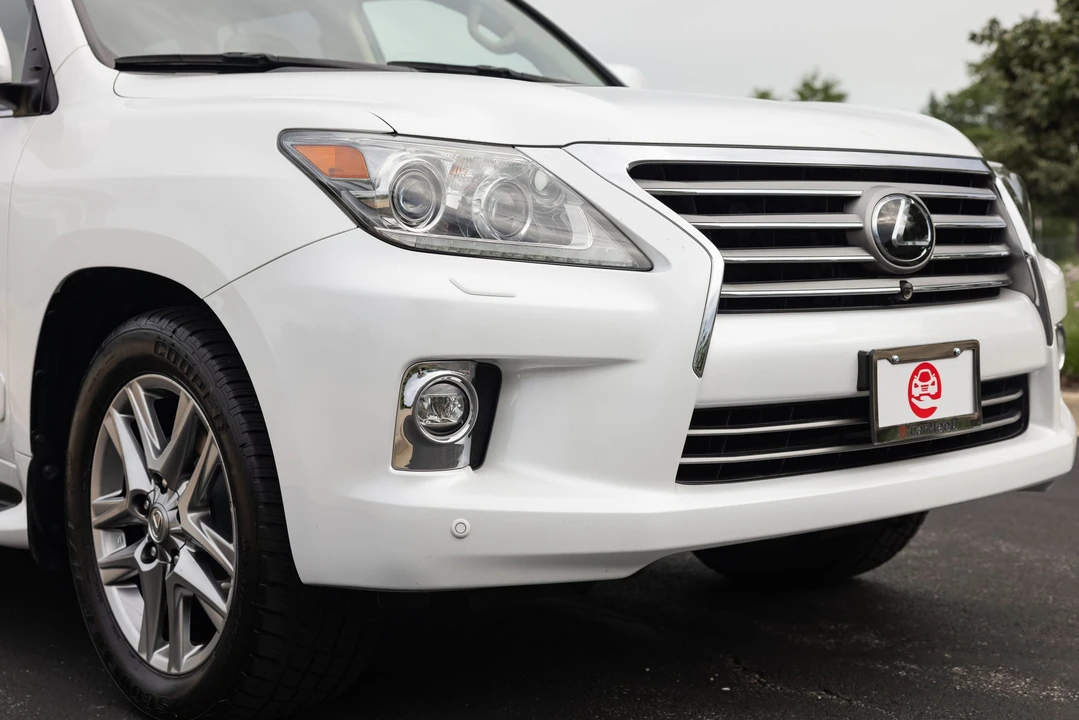 2015 Lexus LX 3rd Gen - Image 28 of 31