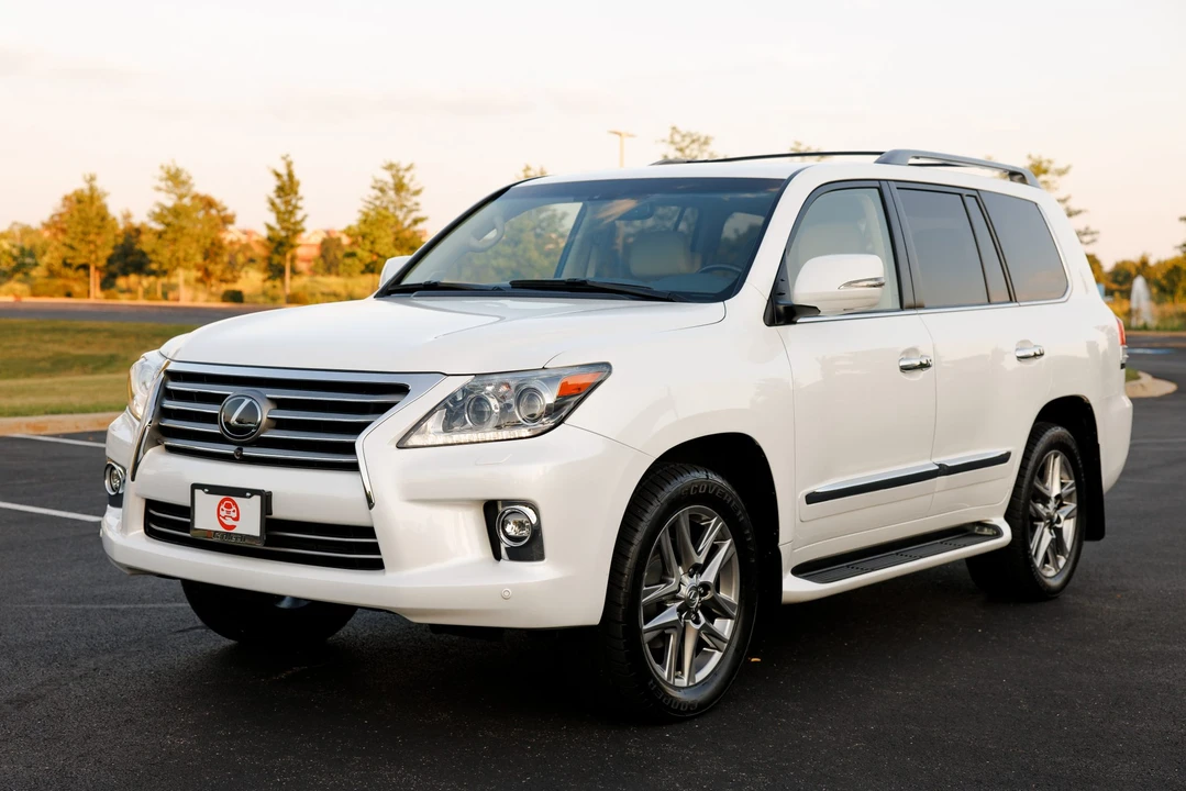 2015 Lexus LX 3rd Gen - Image 4 of 31