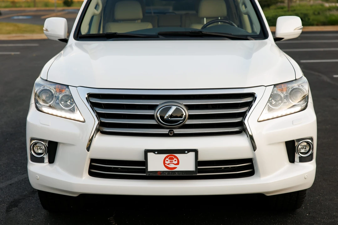 2015 Lexus LX 3rd Gen - Image 25 of 31