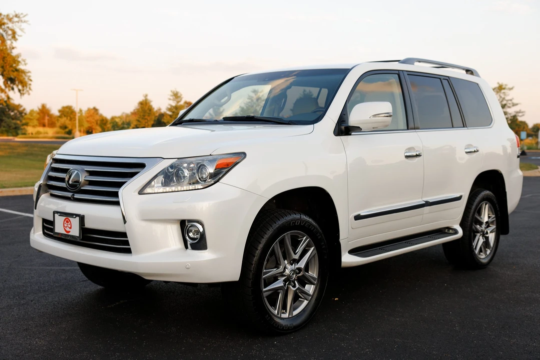 2015 Lexus LX 3rd Gen - Image 5 of 31