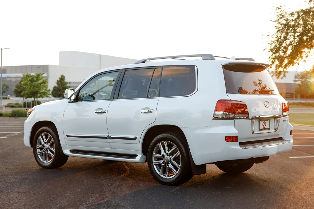 2015 Lexus LX 3rd Gen - Image 11 of 31
