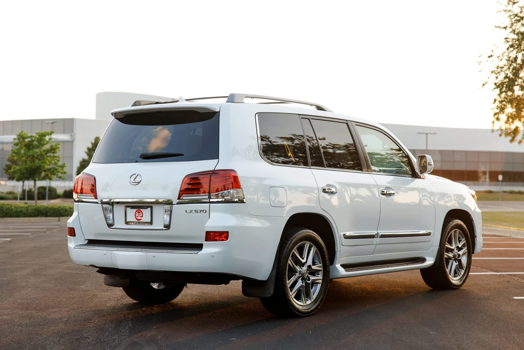 2015 Lexus LX 3rd Gen - Image 15 of 31