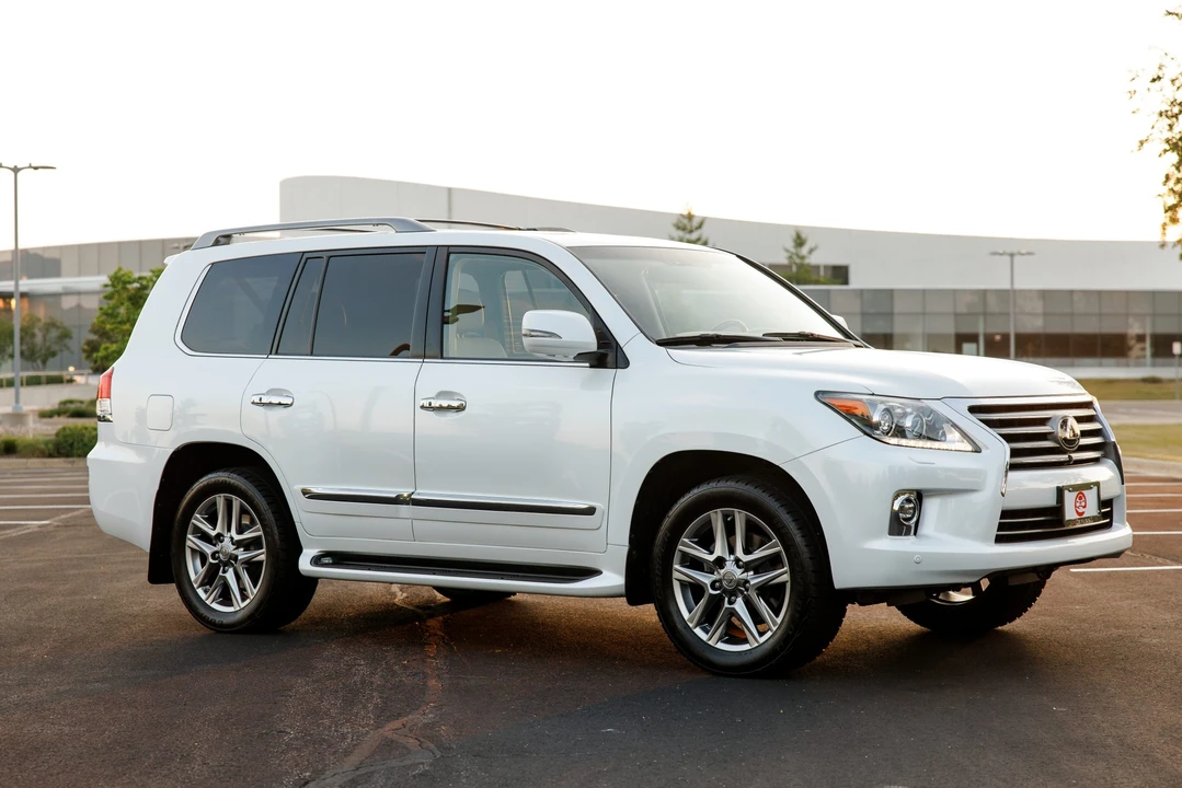 2015 Lexus LX 3rd Gen - Image 21 of 31