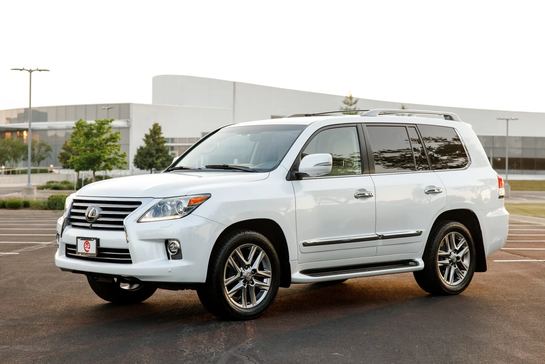 2015 Lexus LX 3rd Gen - Image 7 of 31