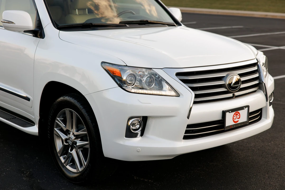 2015 Lexus LX 3rd Gen - Image 26 of 31