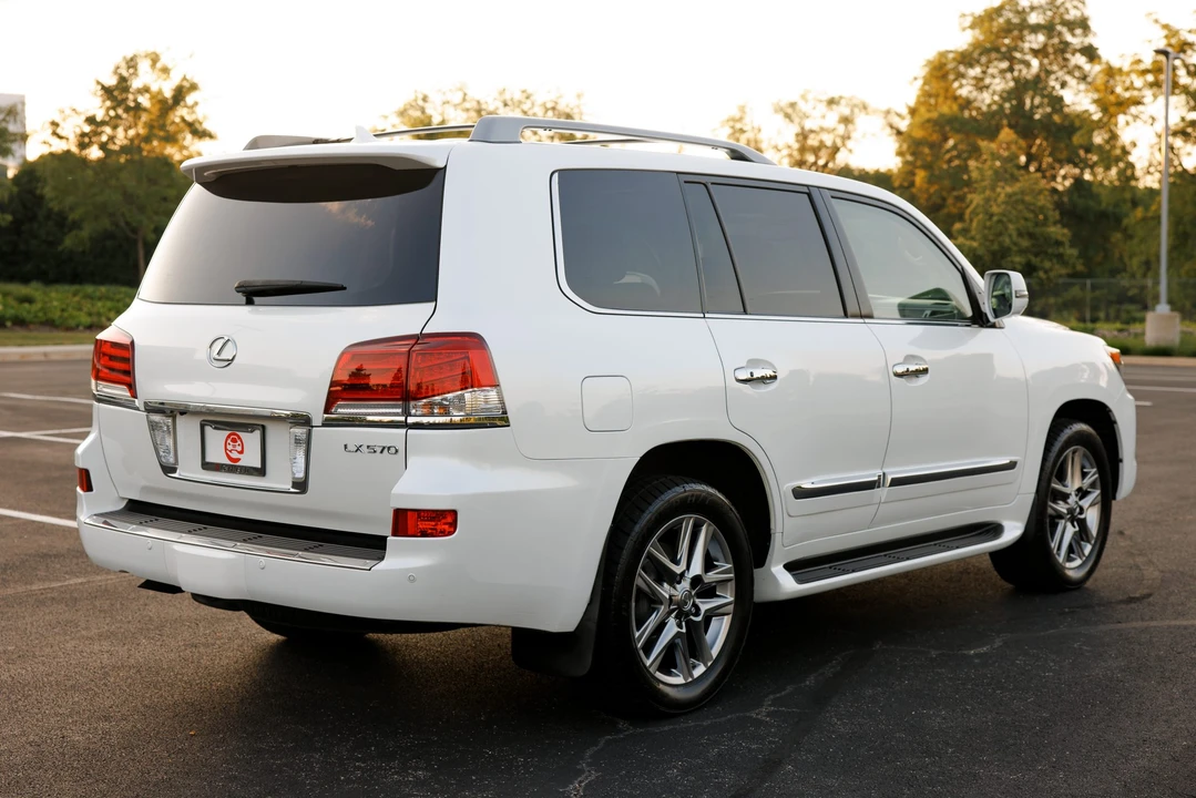 2015 Lexus LX 3rd Gen - Image 16 of 31