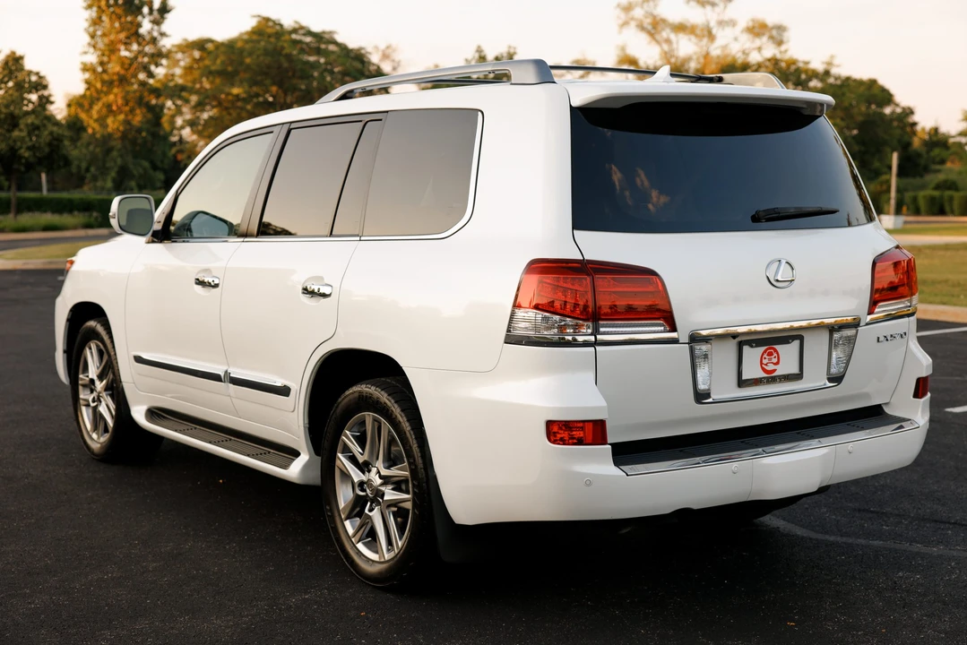 2015 Lexus LX 3rd Gen - Image 13 of 31