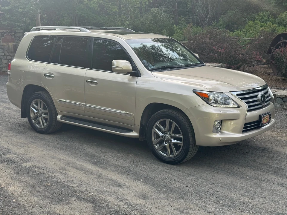 2015 Lexus LX 3rd Gen - Image 22 of 31