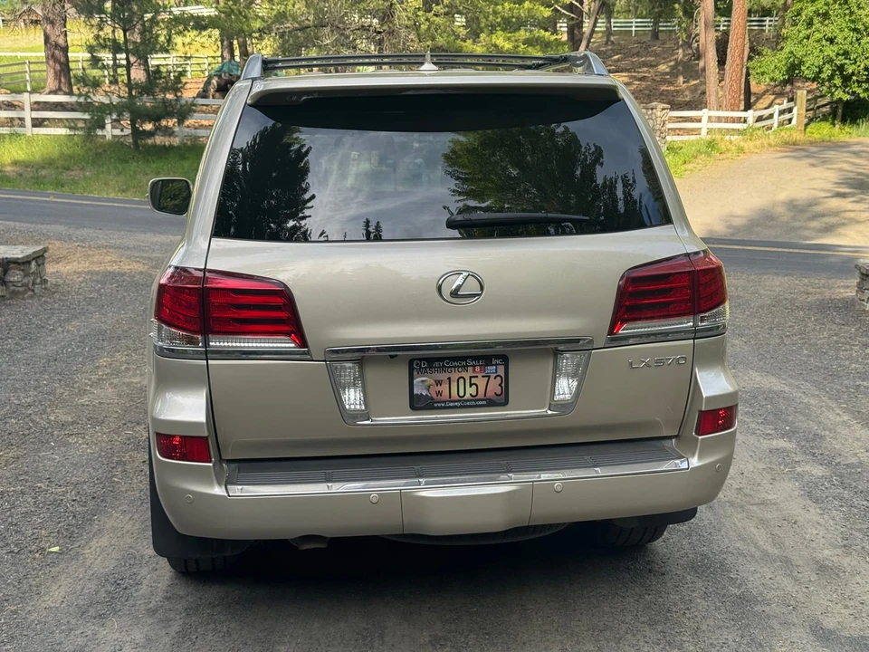 2015 Lexus LX 3rd Gen - Image 12 of 31