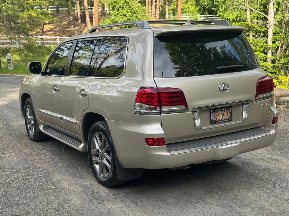 2015 Lexus LX 3rd Gen - Image 11 of 31