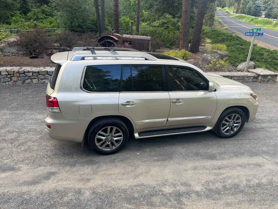 2015 Lexus LX 3rd Gen - Image 19 of 31