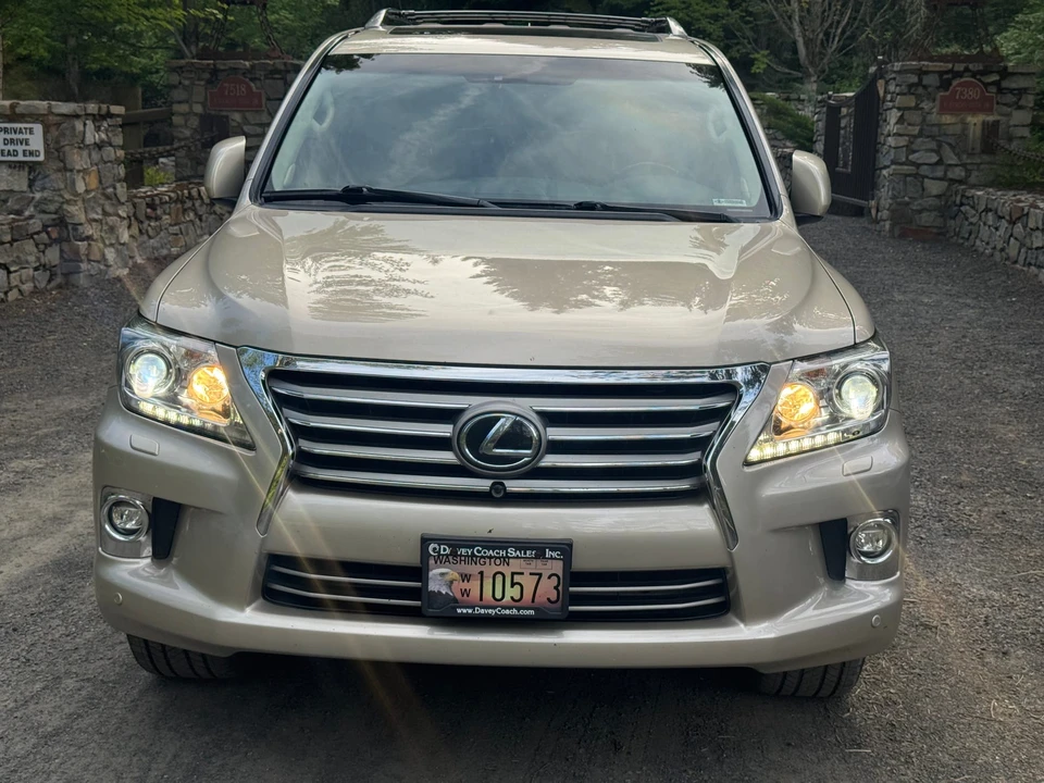 2015 Lexus LX 3rd Gen - Image 24 of 31