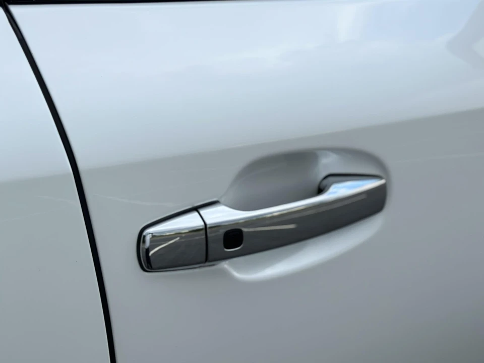 2015 Lexus LX 3rd Gen - Image 28 of 31