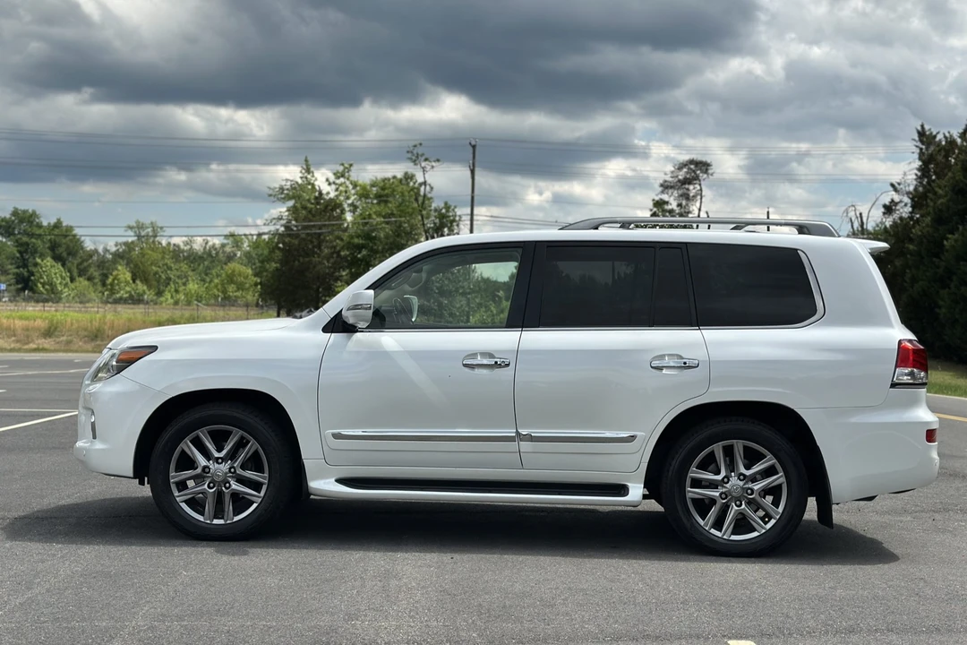 2015 Lexus LX 3rd Gen - Image 3 of 31