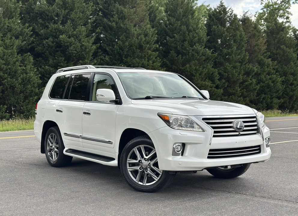 2015 Lexus LX 3rd Gen - Image 8 of 31
