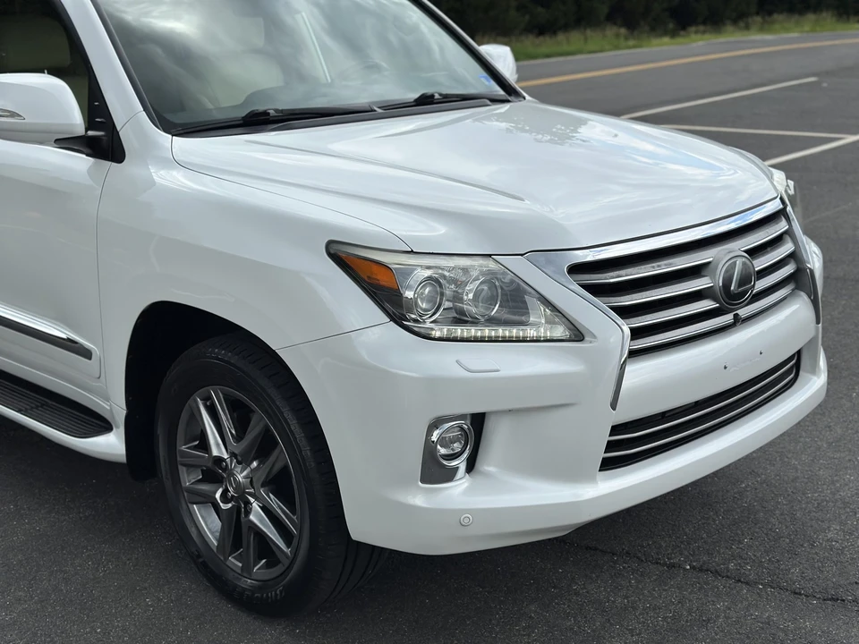 2015 Lexus LX 3rd Gen - Image 26 of 31