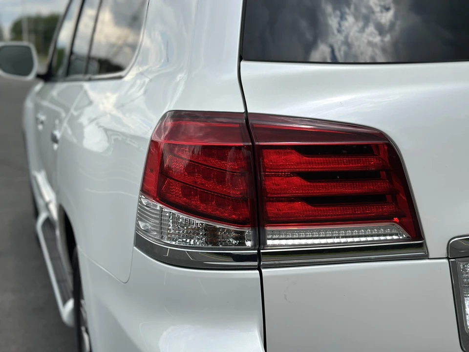 2015 Lexus LX 3rd Gen - Image 19 of 31