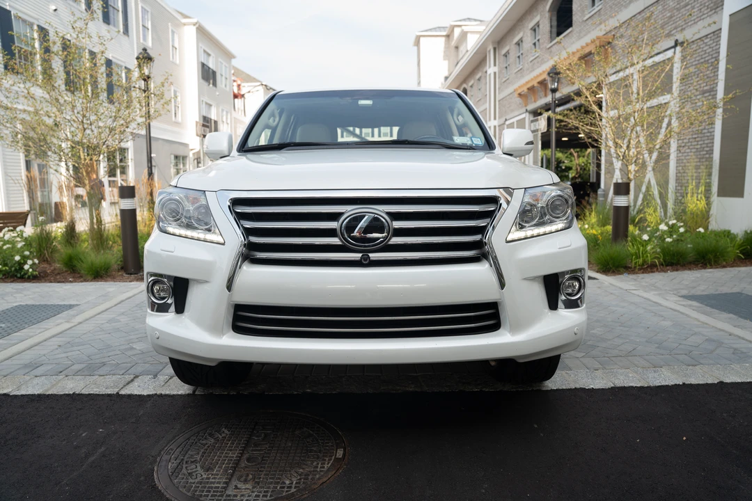 2015 Lexus LX 3rd Gen - Image 5 of 31