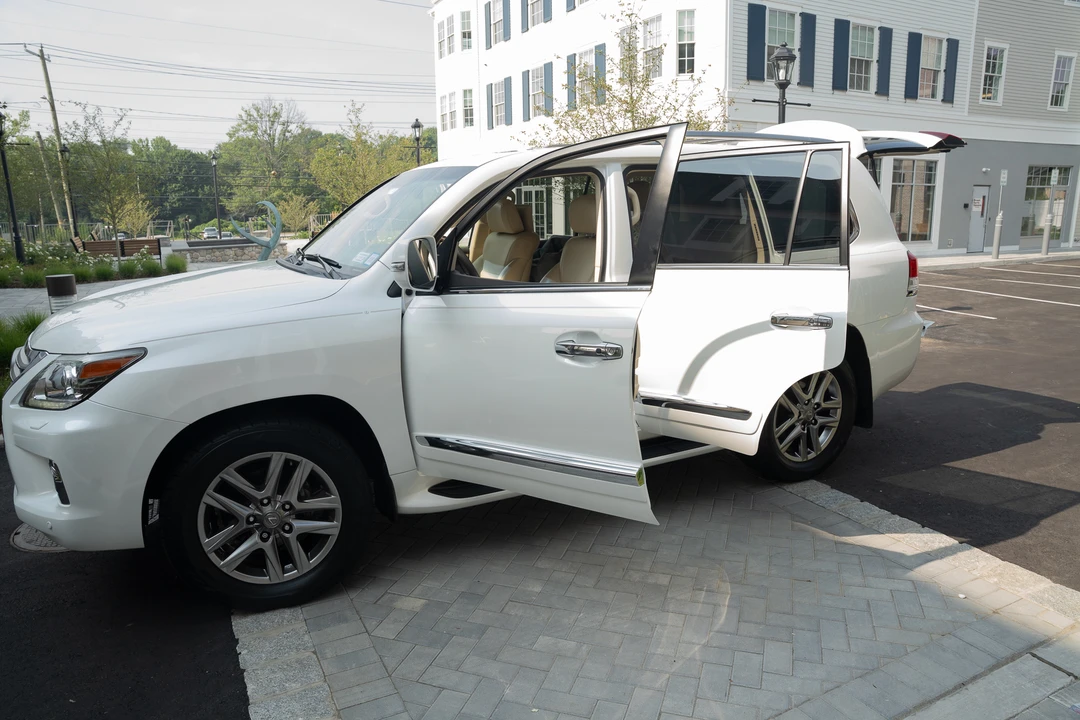 2015 Lexus LX 3rd Gen - Image 14 of 31