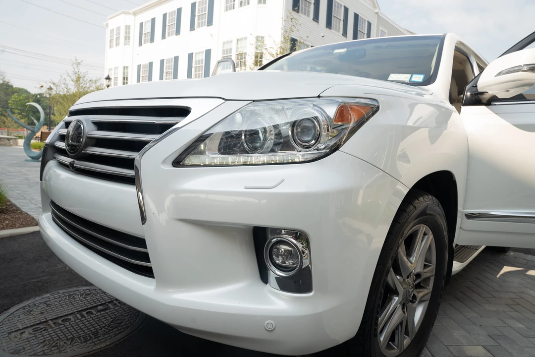 2015 Lexus LX 3rd Gen - Image 18 of 31