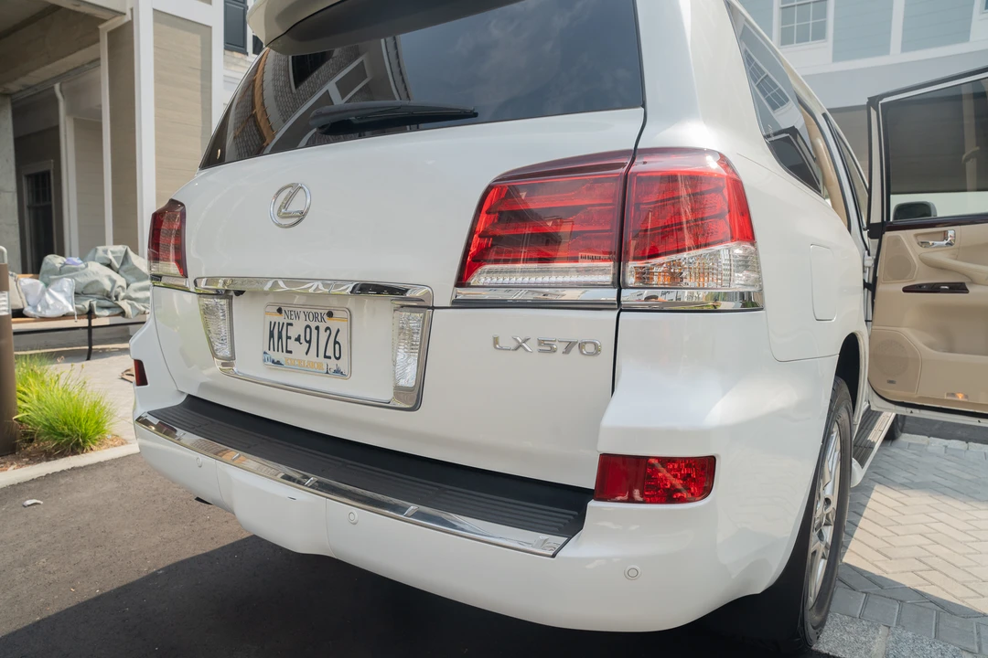 2015 Lexus LX 3rd Gen - Image 27 of 31