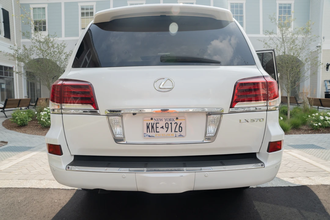 2015 Lexus LX 3rd Gen - Image 11 of 31