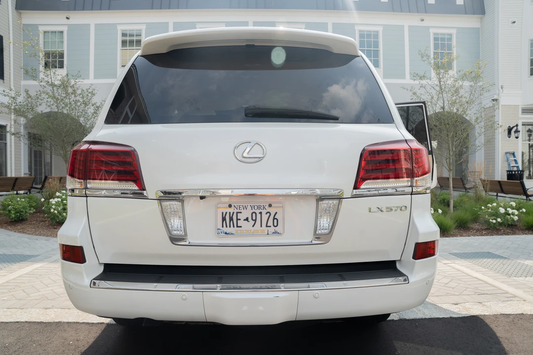 2015 Lexus LX 3rd Gen - Image 10 of 31