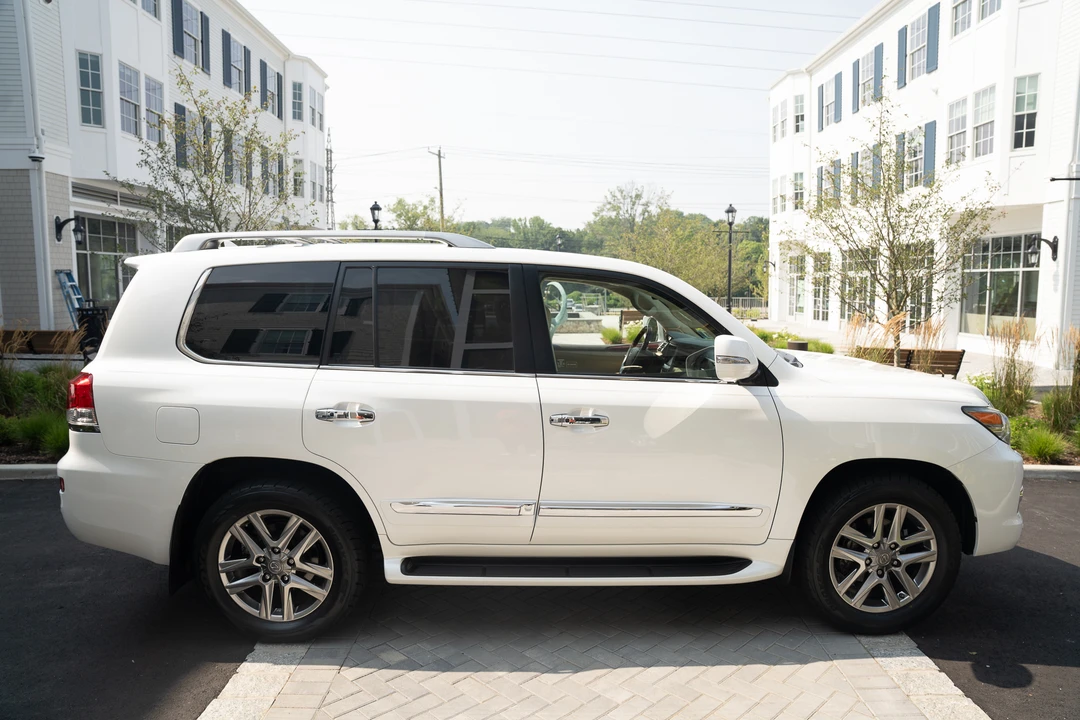 2015 Lexus LX 3rd Gen - Image 7 of 31