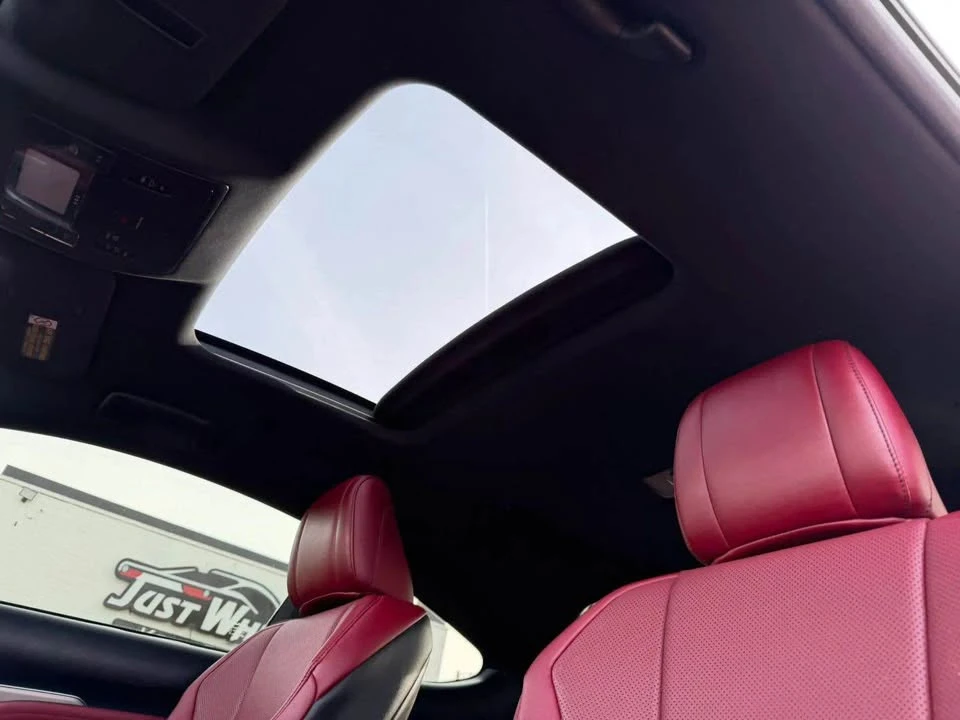 2015 Lexus RC - Image 8 of 9