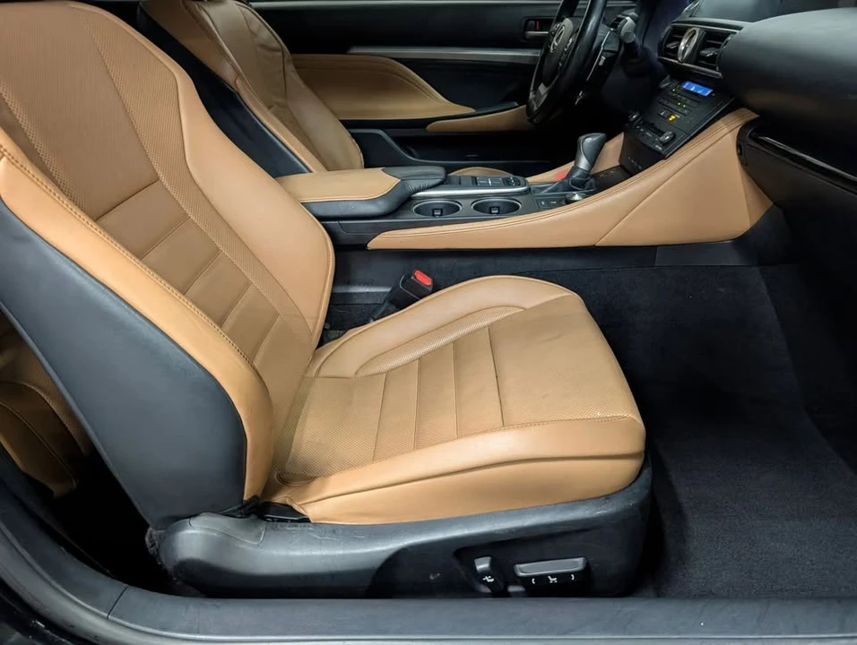 2015 Lexus RC - Image 15 of 20