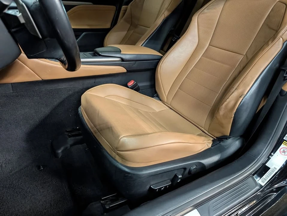 2015 Lexus RC - Image 14 of 20