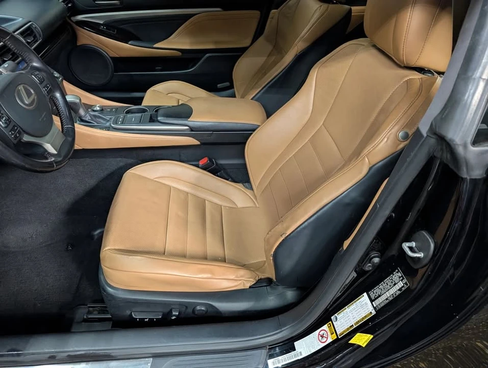 2015 Lexus RC - Image 19 of 20
