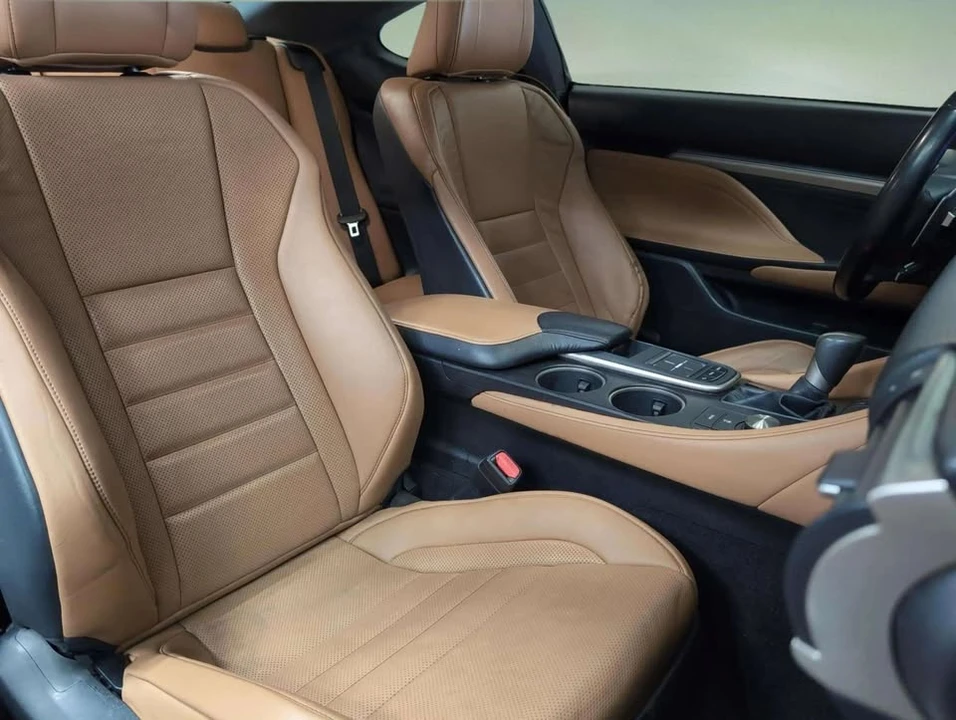 2015 Lexus RC - Image 17 of 20