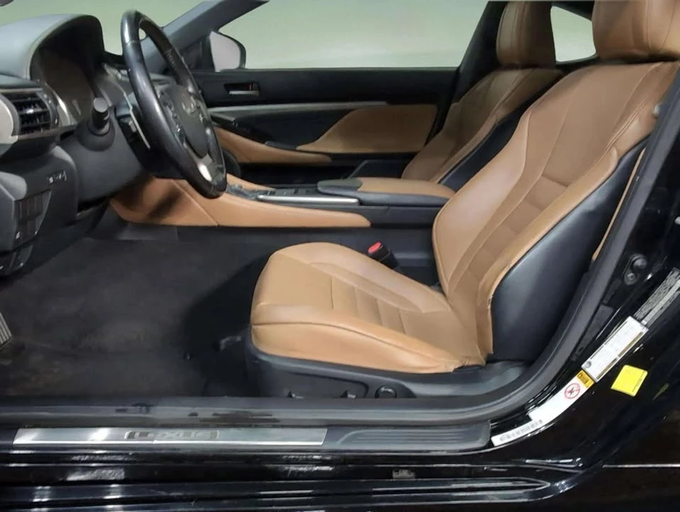 2015 Lexus RC - Image 12 of 20
