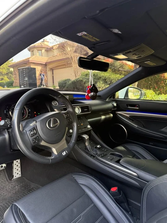 2015 Lexus RC - Image 4 of 5