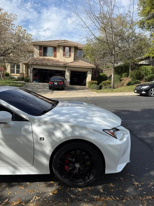 2015 Lexus RC - Image 2 of 5