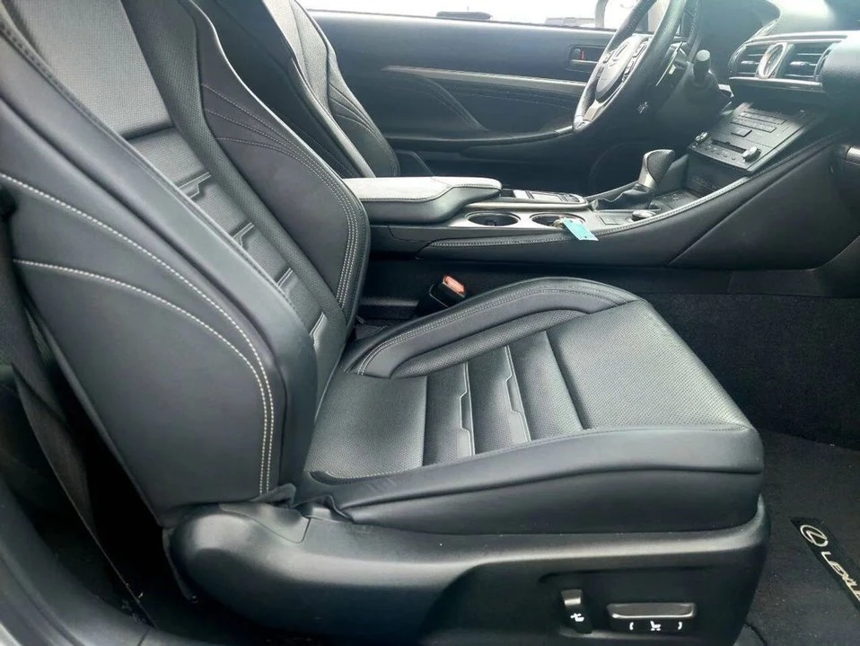 2015 Lexus RC - Image 13 of 14