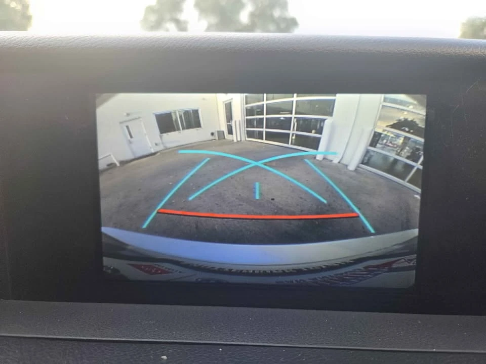 2015 Lexus RC - Image 15 of 17