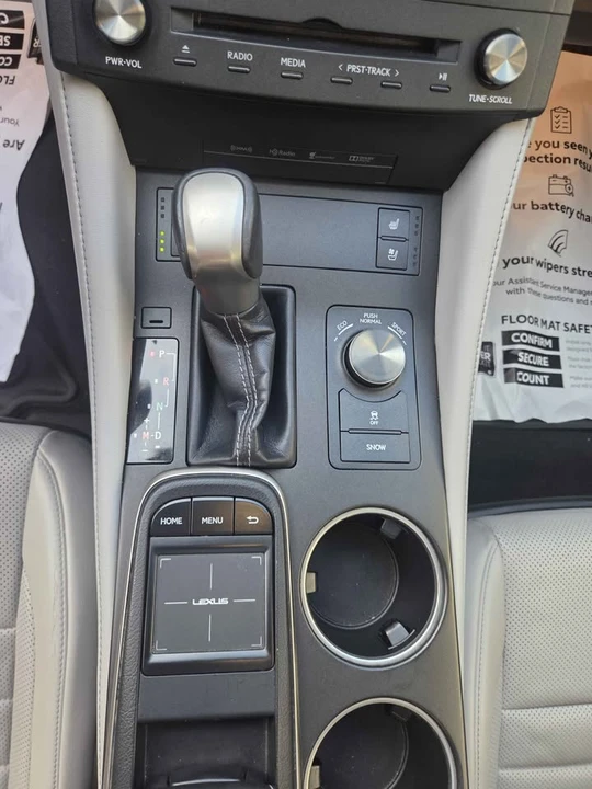 2015 Lexus RC - Image 11 of 17