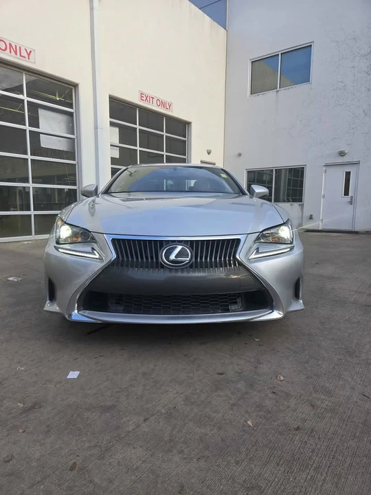 2015 Lexus RC - Image 2 of 17