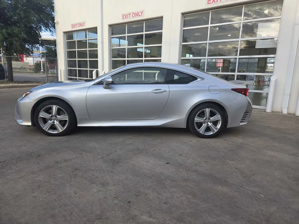 2015 Lexus RC - Image 4 of 17